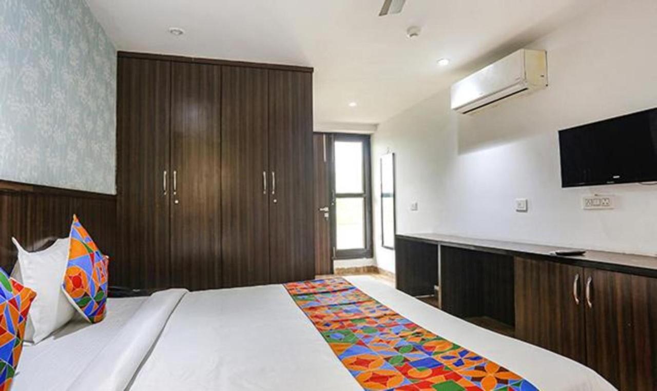 Fabexpress Rg Stay New Delhi Exterior photo