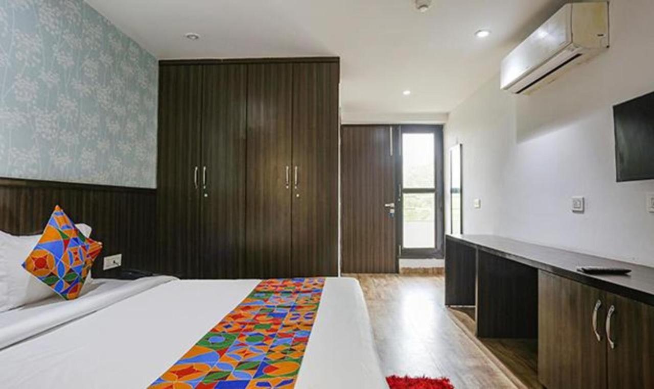 Fabexpress Rg Stay New Delhi Exterior photo